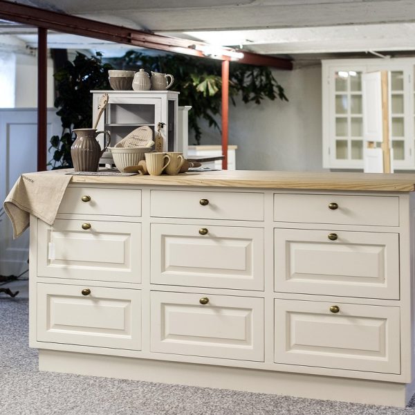 Komody drewniane – połączenie stylu, funkcjonalności i trwałości na lata