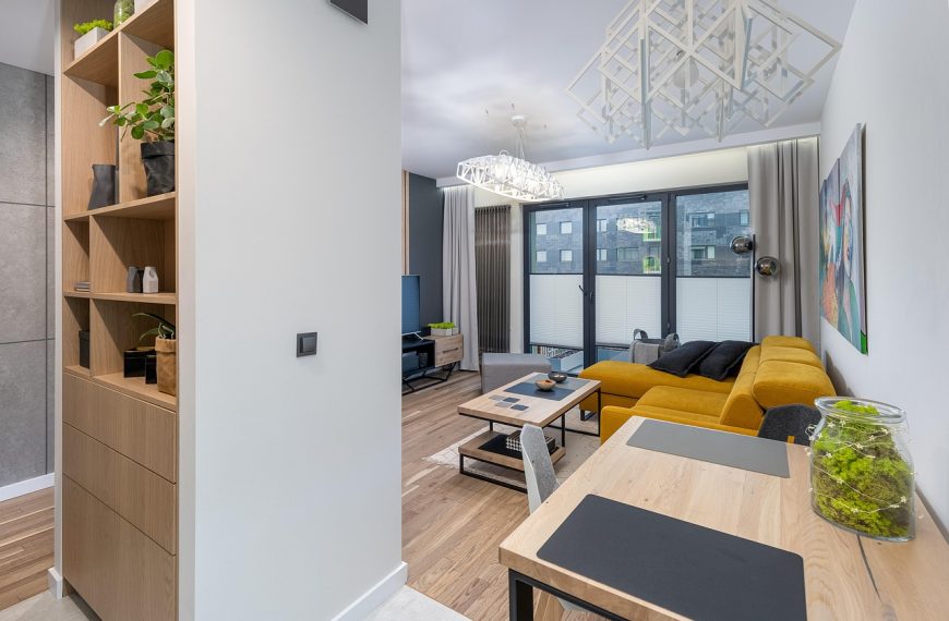 Jak dopasować meble do małego mieszkania? Praktyczne wskazówki od sklepu z meblami